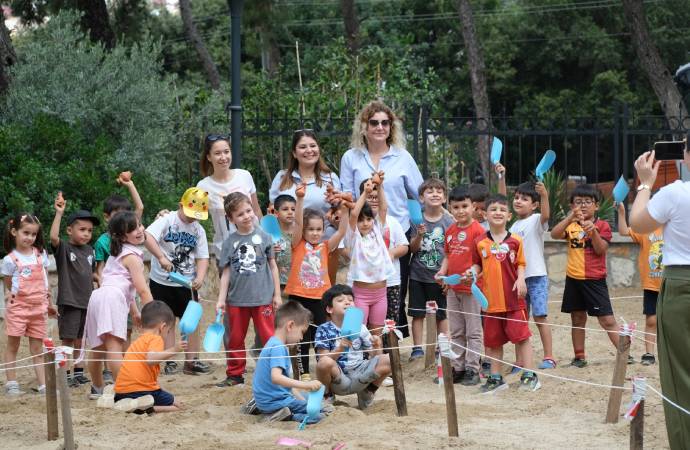 Minik arkeologlar iş başında