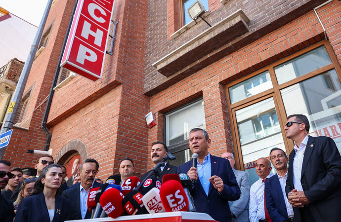 CHP lideri Özgür Özel: Direnerek geliyoruz