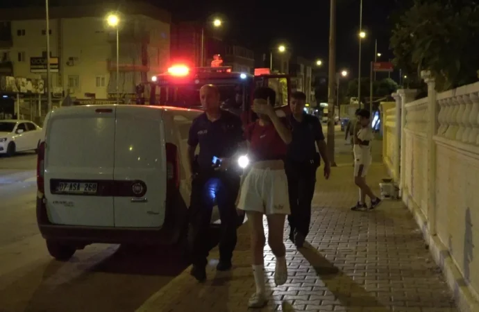 Camide mahsur kalan genç kadın polisi aradı