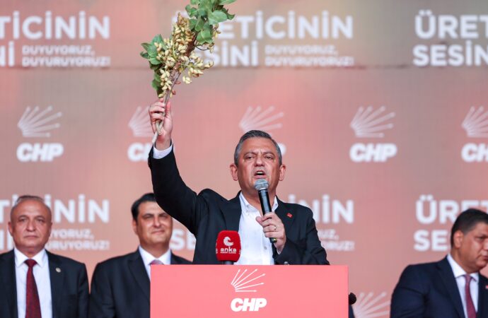 Özgür Özel: Çare iktidara ricada bulunmakta değil, iktidarı değiştirmekte