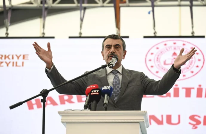 Bakan Tekin: 1, 5 ve 9. sınıflar, yeni modelle eğitim-öğretime başlayacak