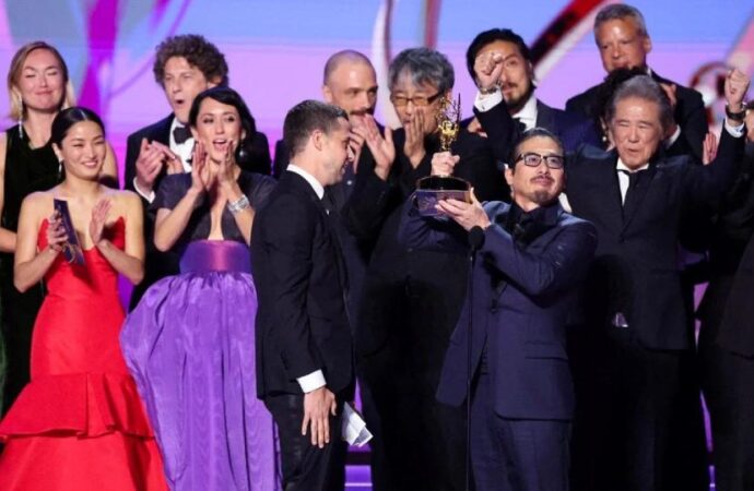 76. Emmy Ödülleri sahiplerini buldu: Fenomen diziye 18 ödül!