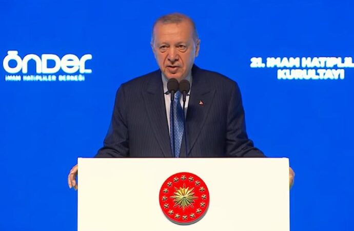 Erdoğan’dan ‘teğmenler’ mesajı: Görüşmeleri yaptık, temizlenmesi için çalışıyoruz