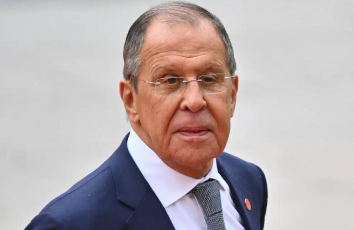 Lavrov: Ortadoğu yeniden büyük bir savaşın eşiğinde