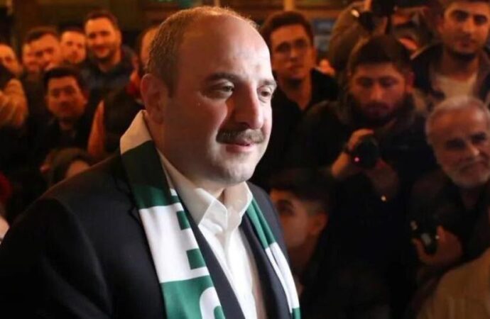 Bursaspor’un deplasman sponsoru Mustafa Varank oldu