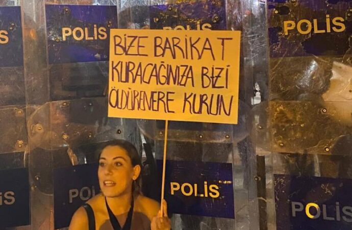 Kadın cinayetlerini protesto eyleminde 4 genç gözaltına alındı