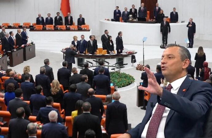 Özel’den ‘Erdoğan’ı ayakta karşılama’ açıklaması: Siyasi sorumluluğu bana ait