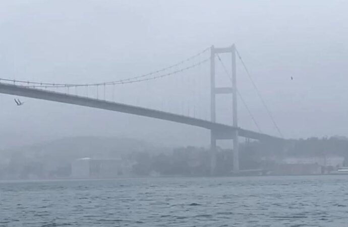 İstanbul Boğazı gemi trafiğine kapatıldı