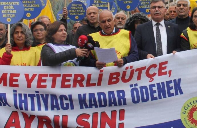 Eğitim Sen’den MEB önünde “bütçe” protestosu