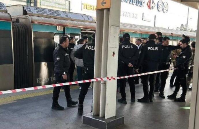 Marmaray’da intihar girişimi!