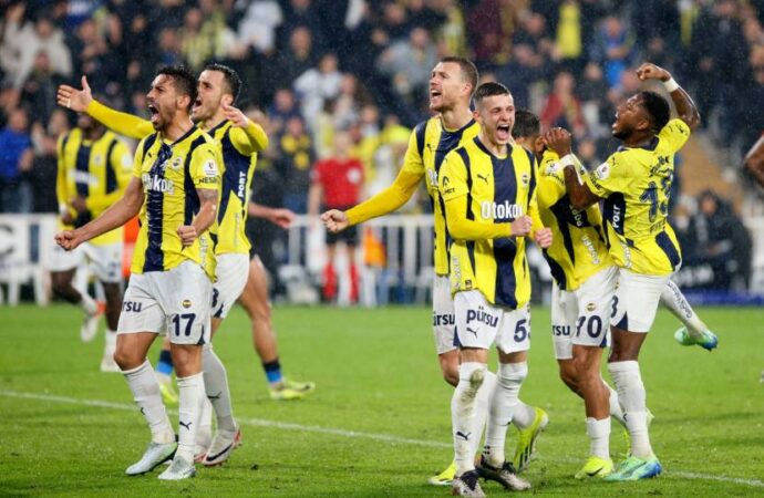 Fenerbahçe golcüleriyle kazandı