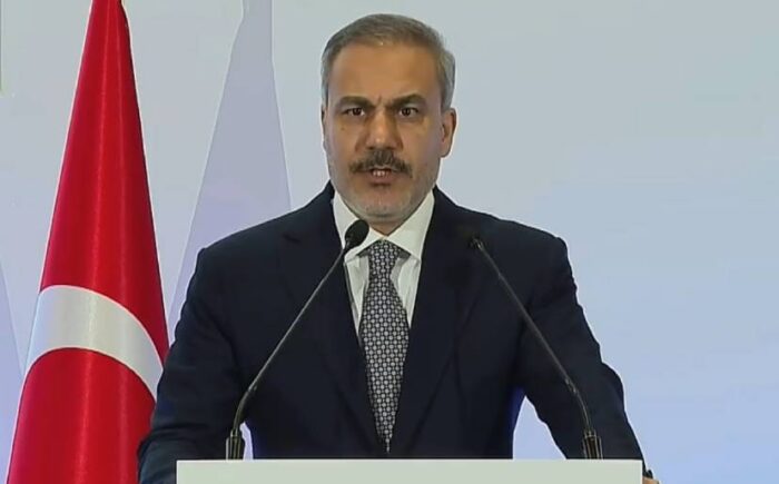 Hakan Fidan’dan YPG’ye sert uyarı: Askeri gücü sonlandırılmalı