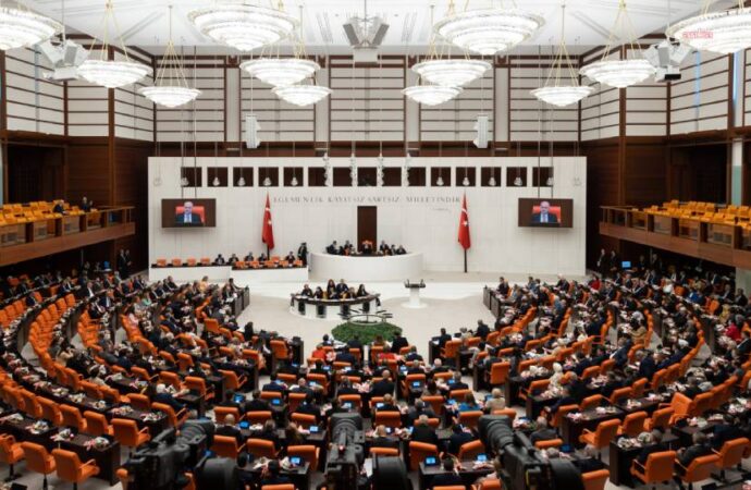 DEM Parti’nin atanmayan öğretmenlere ilişkin araştırma önerisi reddedildi