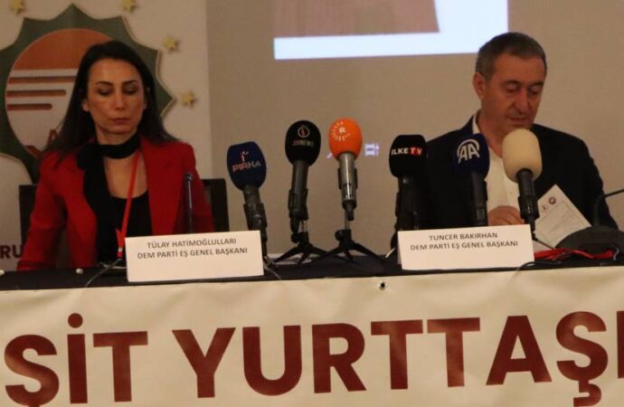 Tuncer Bakırhan: Bu süreç çözüme evrilecekse Kürt ne aldıysa Alevi de onu alacak