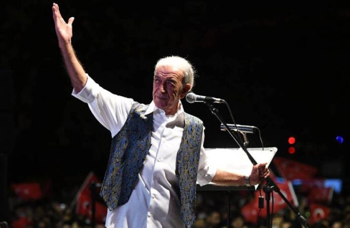 Edip Akbayram entübe edildi