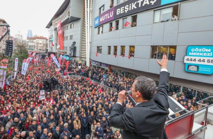 Özgür Özel: Rıza Akpolat vatanına, milletine bağlı namuslu bir gençtir