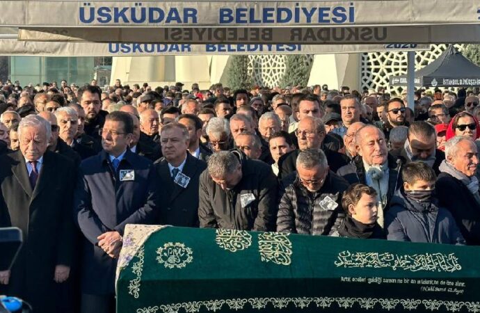 Nedim Türkmen ve ailesi son yolculuğuna uğurlandı