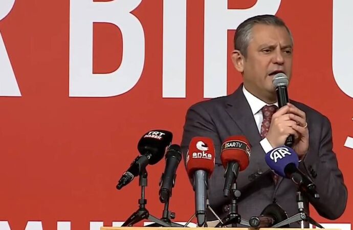 Özgür Özel: Bu millete Fetih Sureleri ile karın doymadığını anlatmak boynumuzun borcu