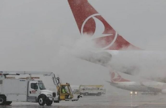 Sabiha Gökçen’de görüş mesafesi düştü: Uçuş trafiğinde aksama yaşandı