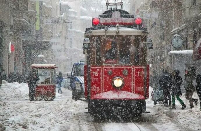 Valilikten, İstanbullulara kar ve yağmur uyarısı!