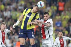 Fenerbahçe, Samsunspor ile golsüz berebare kalarak şampiyonluk yolunda büyük yara aldı