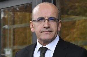 Döviz rekora koştu, Bakan Şimşek’ten açıklama geldi