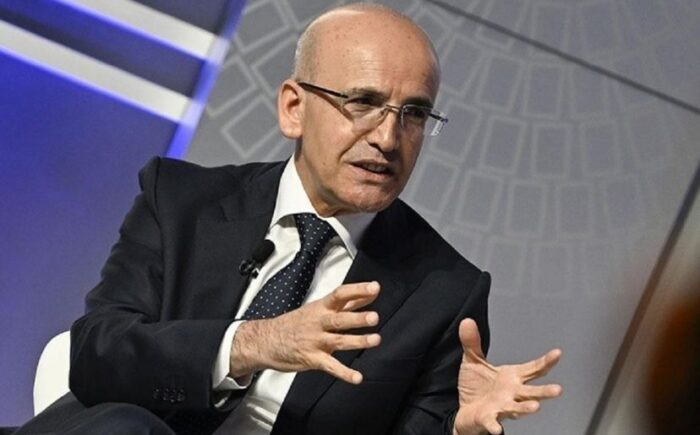 Financial Times: “Mehmet Şimşek’in ekonomik kazanımları tehdit altında”