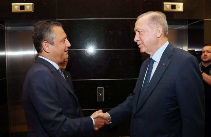 Cumhurbaşkanı Erdoğan’dan Özgür Özel’e ‘Cunta’ Davası