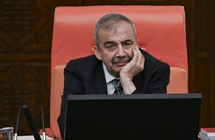 Sırrı Süreyya Önder’in doktorları 5 Mayıs’ta açıklama yapacak!