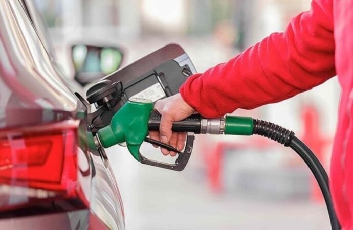 Benzine zam geldi!