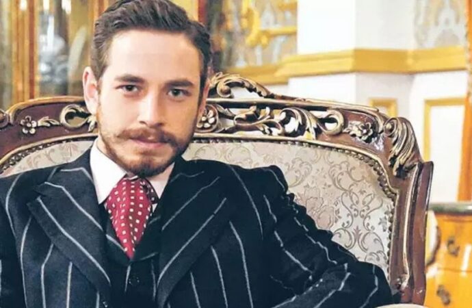 Gözaltına alınan Oyuncu Cem Yiğit Üzümoğlu: “Susmuyoruz, korkmuyoruz”