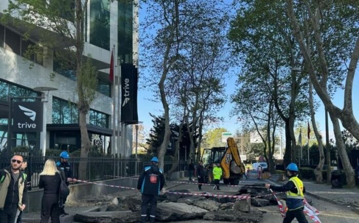 Sarıyer’de çöken yolla ilgili İBB’den açıklama geldi!