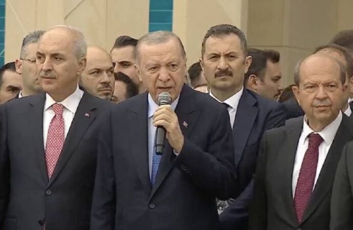 Cumhurbaşkanı Erdoğan, Kıbrıs’ta: Kardeşliğimizi bozmaya çalışanlar başarılı olamayacak