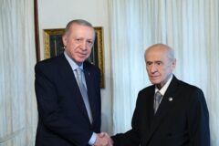 Ankara’da kritik zirve: Devlet Bahçeli, Cumhurbaşkanı Erdoğan’ı yarım saat ayakta bekledi!