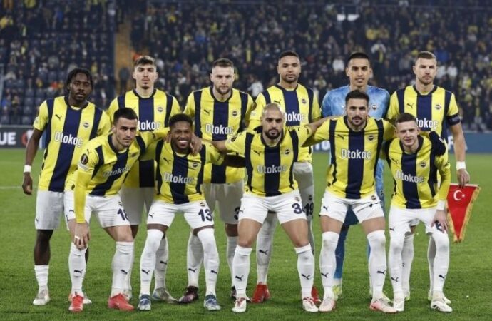 Fenerbahçe yıldız futbolcuyla yollarını ayırıyor