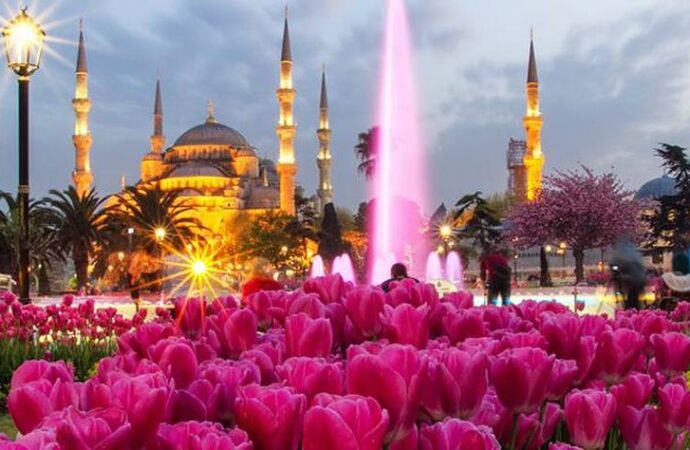 İstanbul Gezi Rehberi: Baharın Tadını Çıkarın