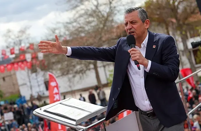 Özgür Özel,Van’dan seslendi: Terörsüz Türkiye’ye “evet” diyoruz