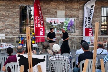 Antalya Belek Üniversitesi’nden anlamlı proje: “Bilim Kafe” Etkinliği düzenlendi