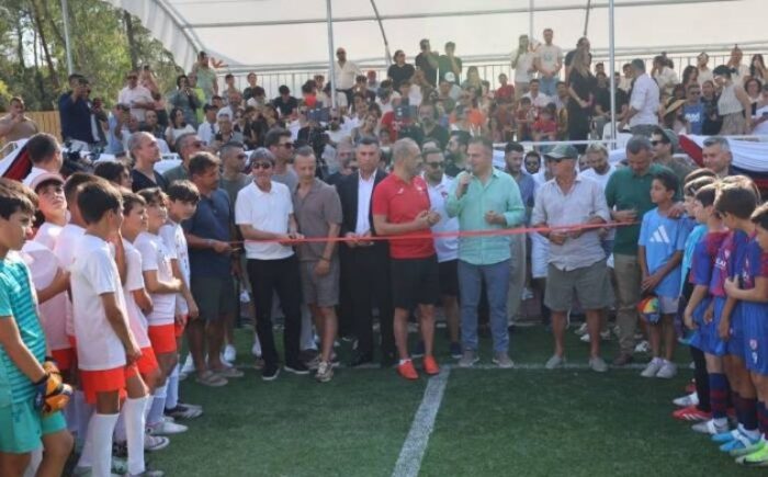 Yılmaz Erdoğan, futbol sahası yaptırdı: Ünlü akınına uğradı