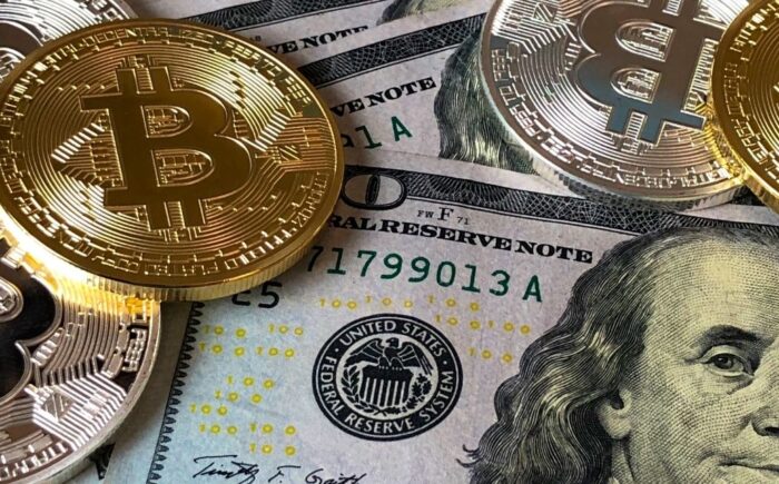 Dolar ve euro haftaya rekor seviyelerde başladı: