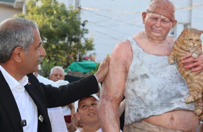 Horoz Reis’e vefa: Parka adı verildi, heykeli dikildi