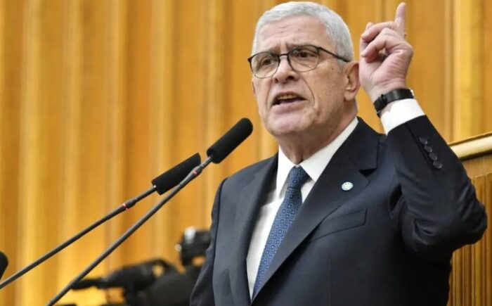 Müsavat Dervişoğlu’ndan Anayasa Çıkışı: