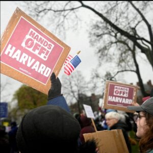 Harvard’a Yönelik Öğrenci Kısıtlaması Durduruldu