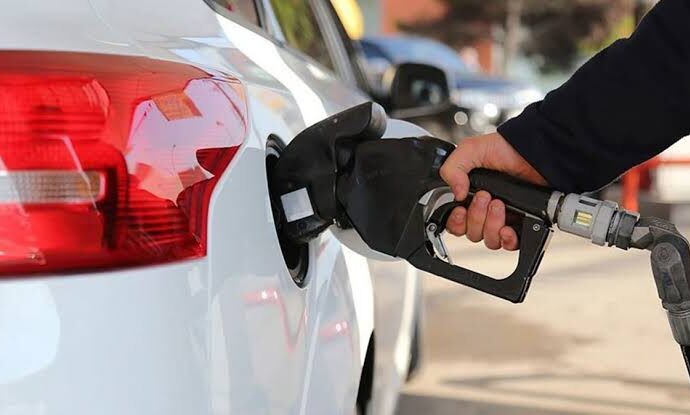 Benzine zam yolda