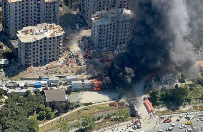 Gaziosmanpaşa’da işçi konteynerlerinde yangın çıkmıştı: söndürüldü