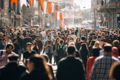 Meydan, Durak ve Plajlarda Yüksek Sesli Müzik Yasaklandı