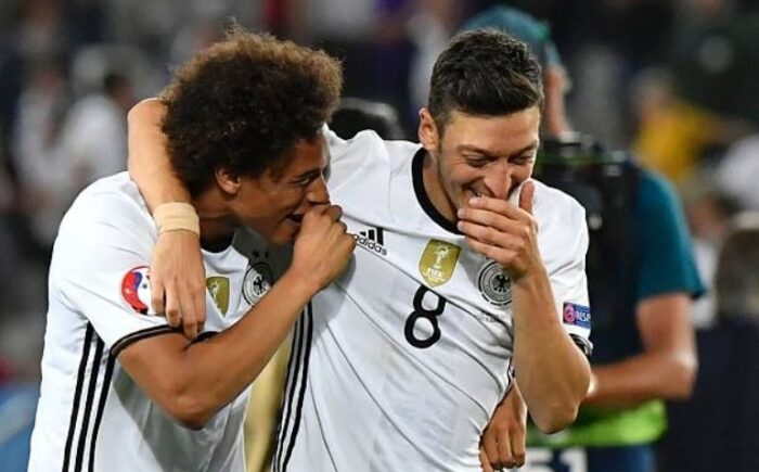 Mesut Özil’den Fenerbahçe’ye şok darbe