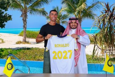 Ronaldo İmzayı Attı!