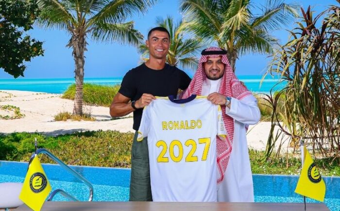 Ronaldo İmzayı Attı!
