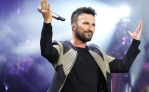 Tarkan’dan hayranına minik jest